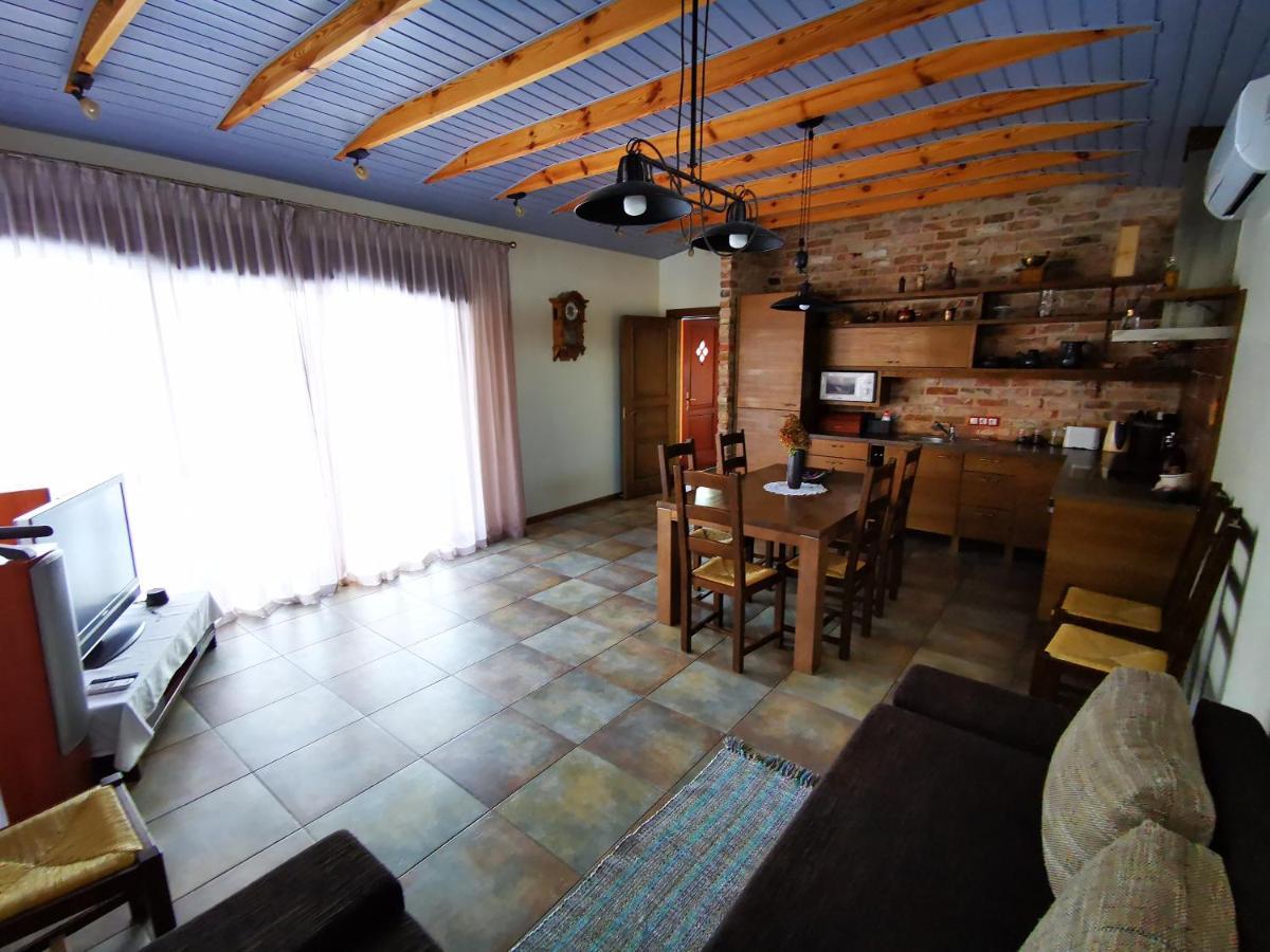 Villa Jaunsturisi à Ādaži Extérieur photo
